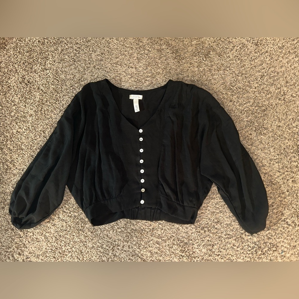 PULL AND BEAR cropped black blouse